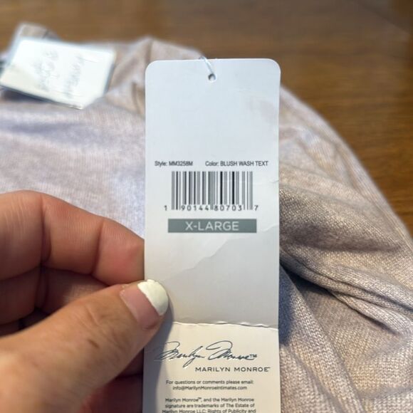 Marilyn Monroe Lavender Long Sleeve Pajama Top - Picture 8 of 8